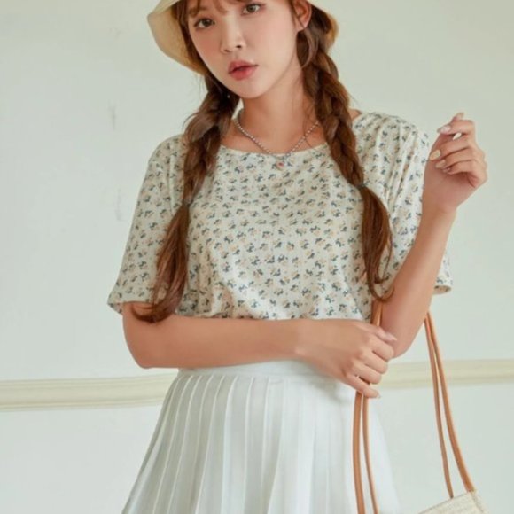 DAZY - Yellow / Off White Ditsy Floral Short Sleeve Top - Picture 3 of 9